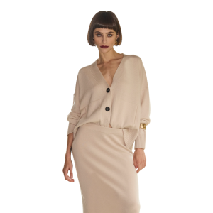 <p><span style="font-size:13px">GIACCA CON TASCHE IN PURA LANA</span></p>

<p>&nbsp;</p>

<p>&nbsp;</p>