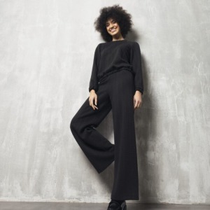 Completo Nero Maglia Morbida e Pantalone Ampio