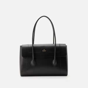 SHOPPING
Astrid Collection