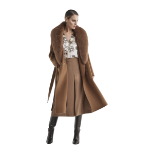 Cappotto Lungo con Collo in Pelliccia

&nbsp;

&nbsp;