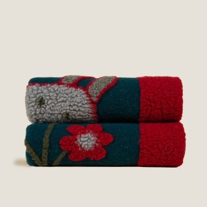 <p>Bau Beauty Rosso - Plaid in Lana Cotta Merinos</p>