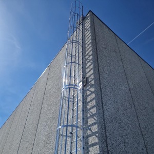 <p>Scala Con Gabbia</p>