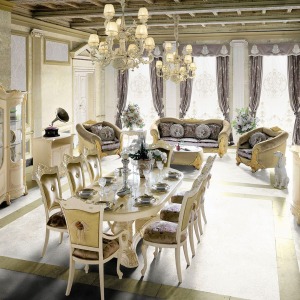 <p>Madame Royale&nbsp;Dining</p>
