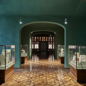 Leonardo Gallery