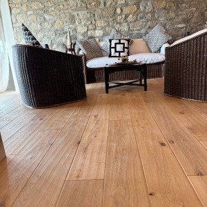 Table à la main du XIXe siècle