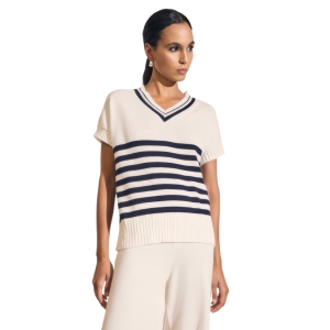 <p><span style="font-size:13px">SCOLLO A V IN COTONE BIOLOGICO</span></p>

<p>&nbsp;</p>