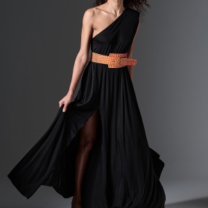 <p>Abito&nbsp;<span style="font-size:13px">NOIR</span></p>