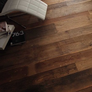 <p>Parquet&nbsp;Industriale</p>