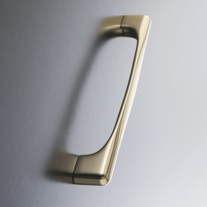 <p>Maniglia HORNET&nbsp;<span style="font-size:13px">15194&nbsp; - A ponte</span></p>

<p>&nbsp;</p>