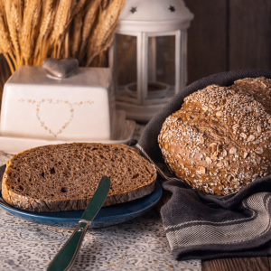 <p>Mix completo per pane scuro con fermenti lattici vivi, farine tostate e semi misti Contadino</p>